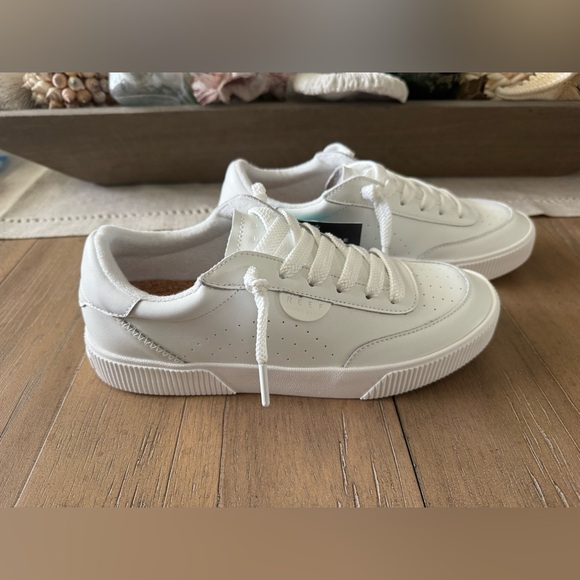 Reef Women's Lay Day Seas White Leather Low-Top Sneakers, NWT, Size 9 (EUR 40) - Picture 8 of 16